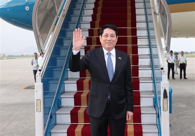 国家主席梁强启程出席世界反法西斯战争胜利80周年纪念活动并对中国进行访问。图自越通社