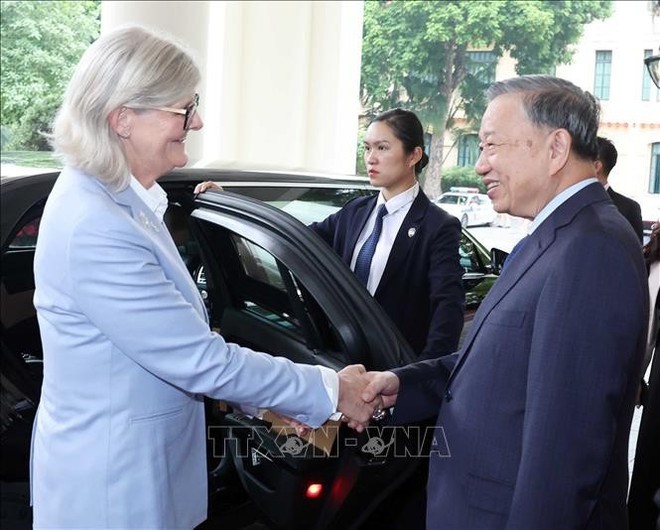 党中央总书记苏林会见澳大利亚总督萨曼莎·莫斯廷。图自越通社