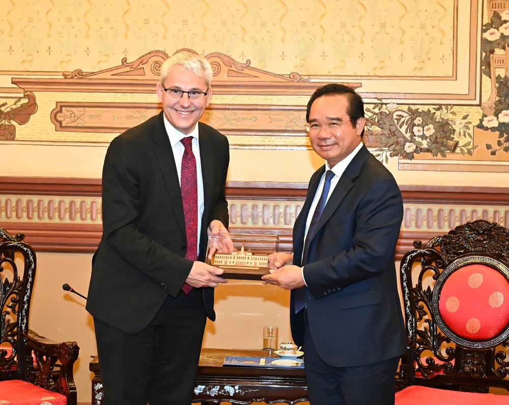 2  z7208094056074-eb2a18b39e9135e387093d97c86b9c0c-938-7723.jpg