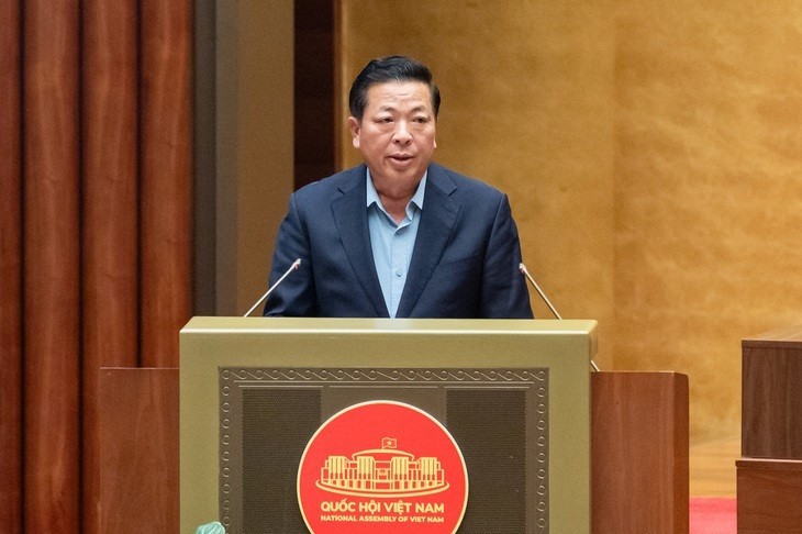 建设部部长陈鸿明。