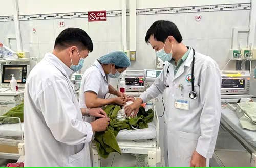 女婴所幸获及时发现并救活。