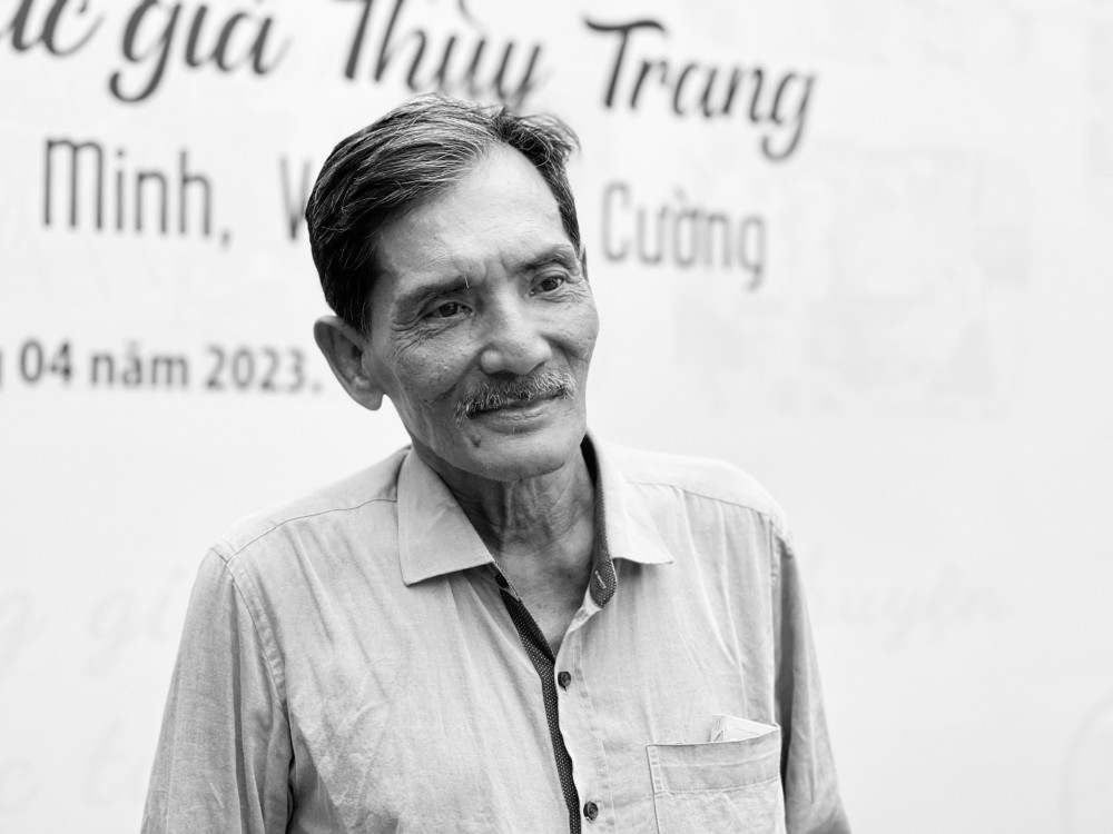 艺人商信于2023年4月出席新书发布会。