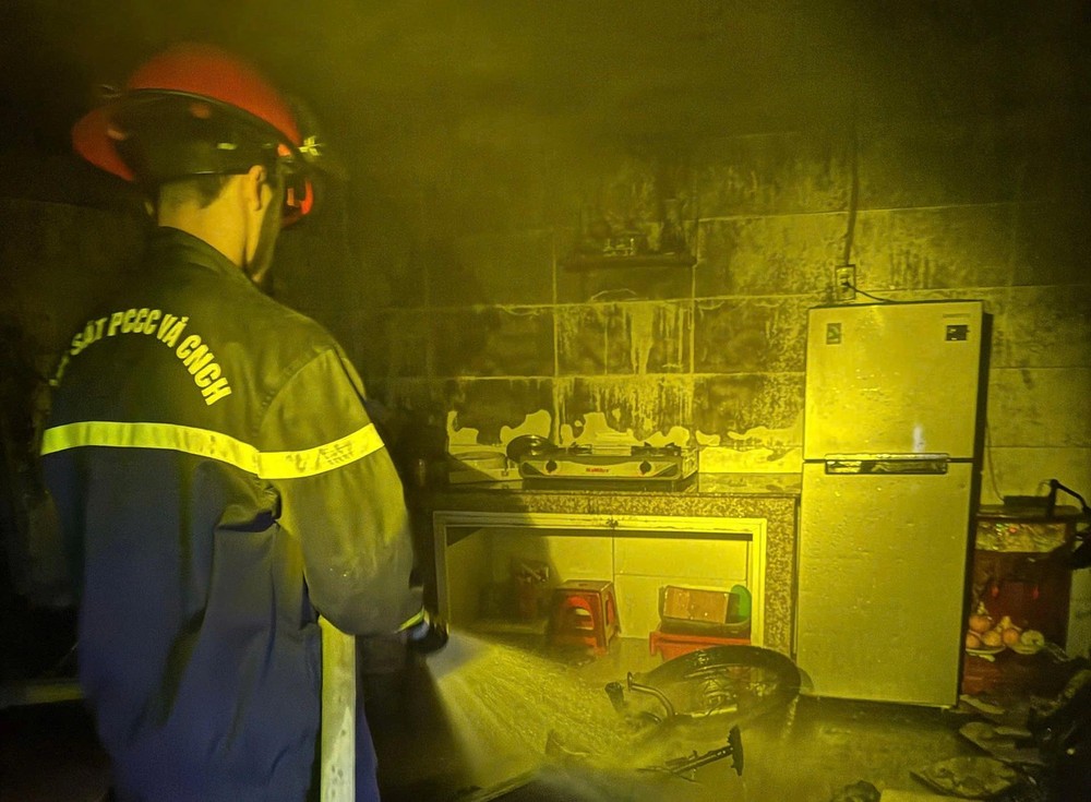 林同省公安消防与救援警察力量及时扑灭火势。