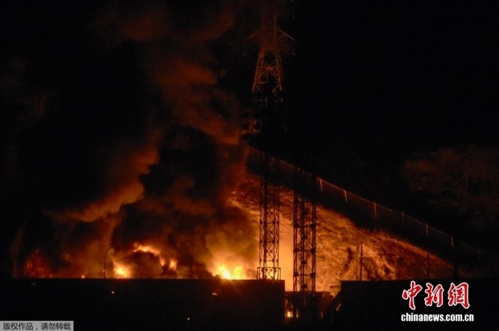 当地时间1月3日，美国对包括军事设施在内的多个委内瑞拉境内目标发动袭击。