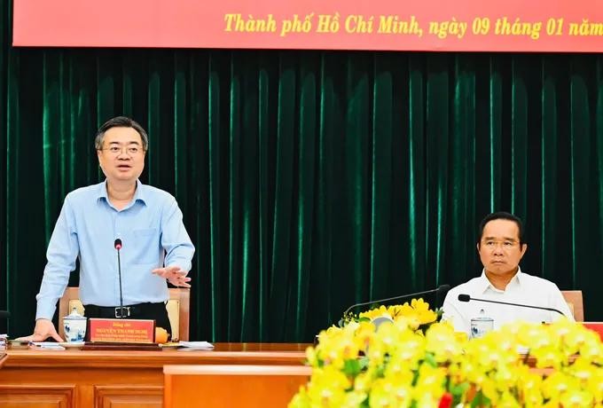 中央政策战略委员会主任阮青毅作会议总结。