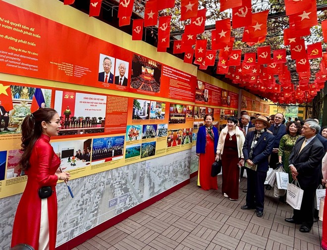 vna-potal-khu-di-tich-phu-chu-tich-khai-mac-chuoi-hoat-dong-chao-mung-dai-hoi-lan-thu-xiv-cua-dang-8529715.jpg