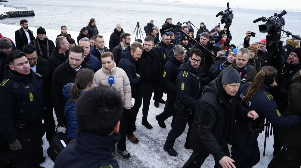 丹麦首相弗雷泽里克森当地时间23日访问丹麦自治领地格陵兰岛首府努克，称此访的首要目的是表达丹麦对格陵兰岛的坚定支持。