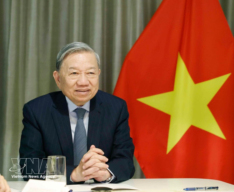 党中央总书记苏林与美国参议院外交关系委员会和拨款委员会委员、共和党籍参议员（田纳西州）比尔·哈格蒂通话电话。