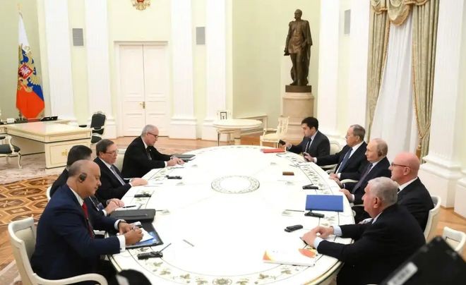 普京总统会见古巴外长：针对古巴的新制裁措施不可接受。