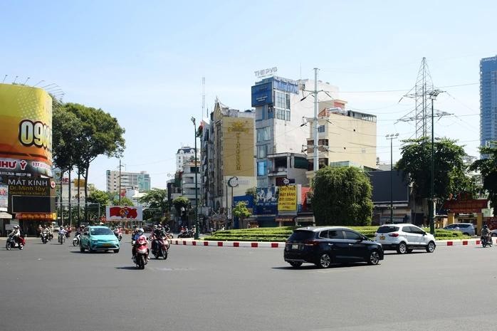 胡志明市及南部2月24日预报持续阳光强烈的天气。