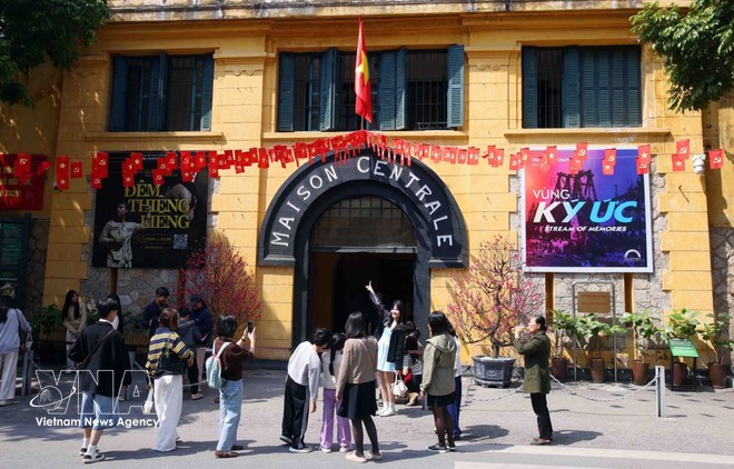 春节假期，各大历史遗迹吸引了众多年轻人前来参观学习。