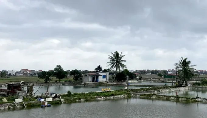 冷空气向北部移动，致多地出现降雨现象。