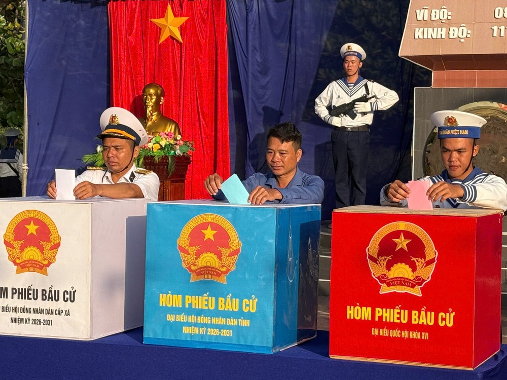 选民进行投票。