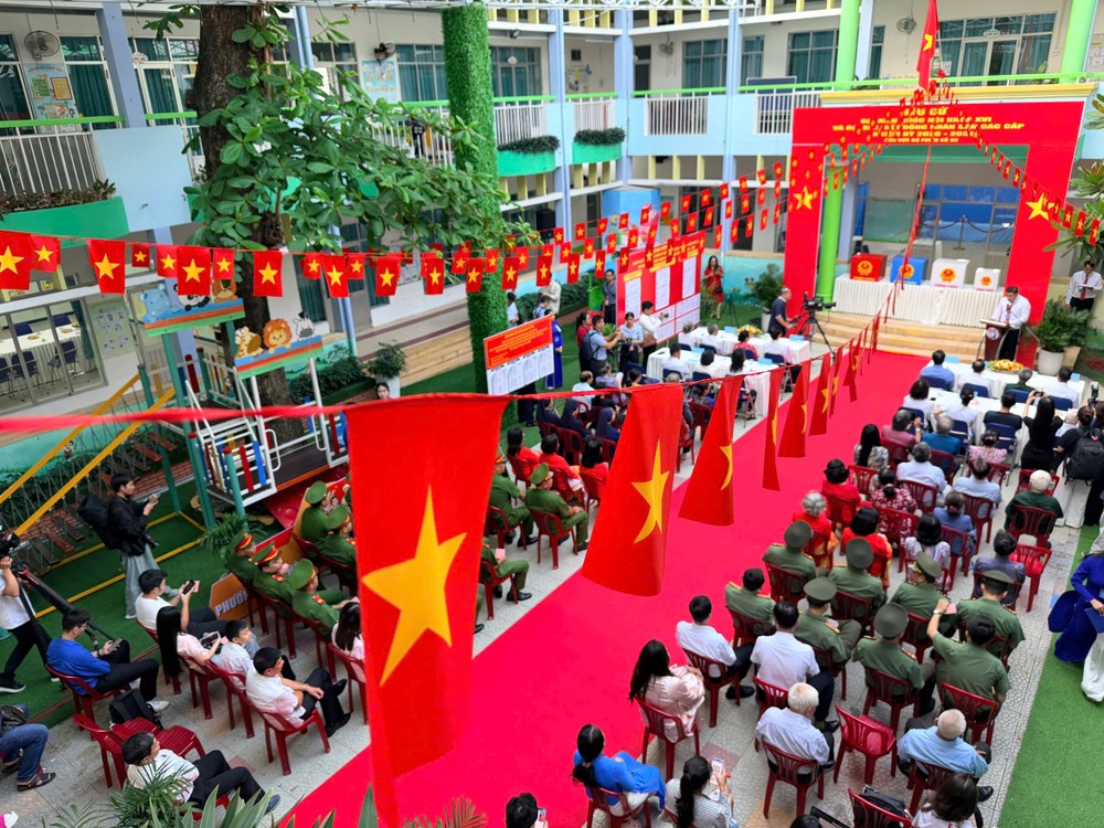  春和坊 2 号投票区（第7号幼儿园）的选举日氛围。