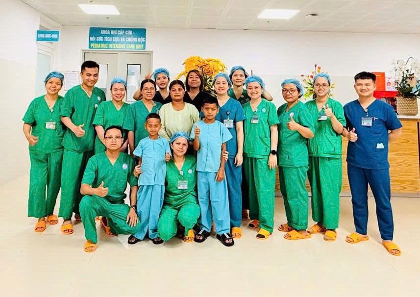 两名病童在长时间接受肉毒杆菌中毒治疗后已出院。