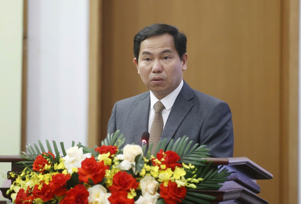 国会秘书长、国会办公厅主任、国家选举委员会办公厅主任黎光孟。