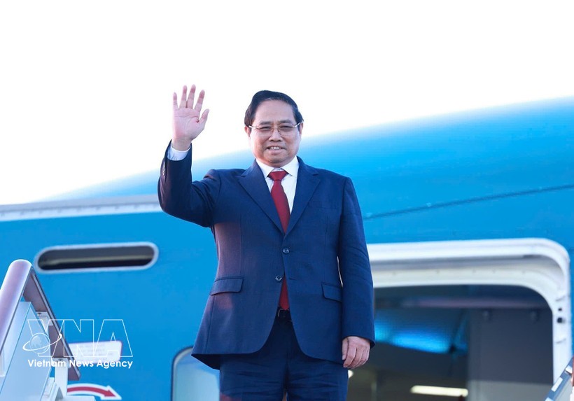 政府总理范明政圆满结束对俄罗斯联邦的正式访问之行回到河内。