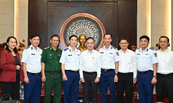 与会代表合影留念。