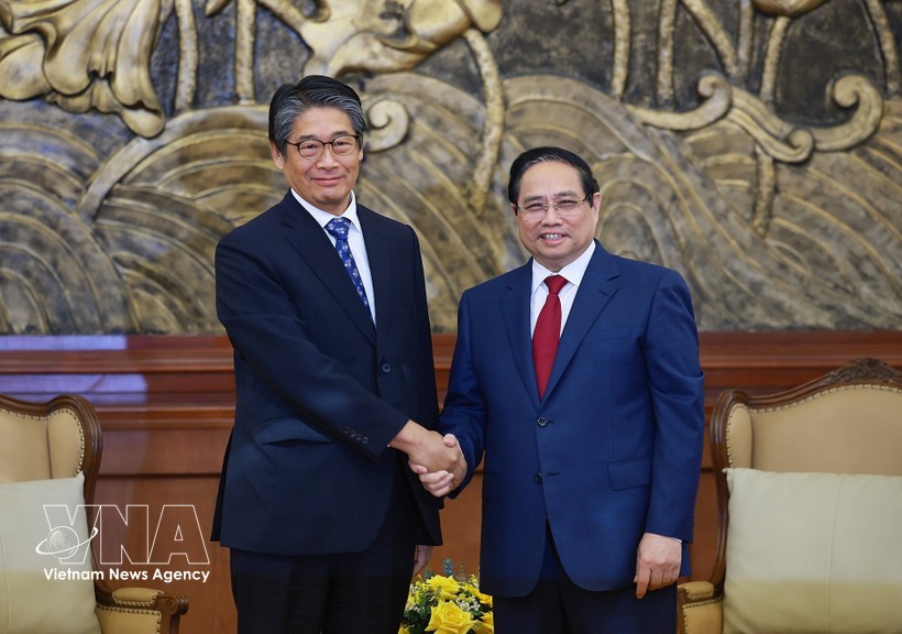 越南政府总理范明政会见日本驻越南大使。