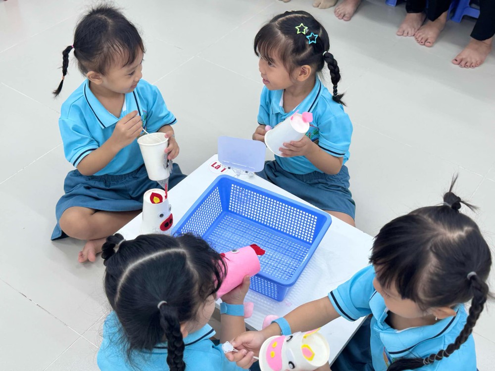  胡志明市教育与培训厅要求各校加强对学生及幼儿的健康监测工作。