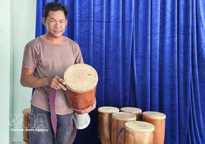 高棉族传统新年不可缺少的“柴担”（Chhay-dam）鼓声。