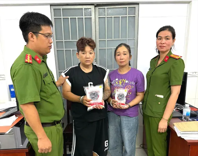 杨氏燕莺和胡秀凤被暂拘。图片：公安机关提供