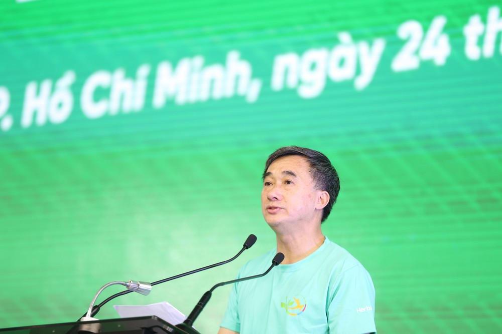 2  thu-truong-bo-y-te-tran-van-thuan-90-6906.jpg