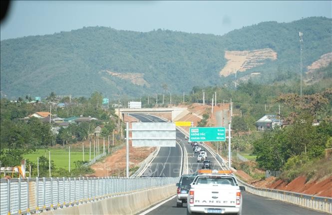 庆和—邦美蜀高速公路。