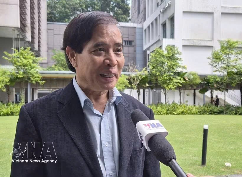 新加坡李光耀公共政策学院教授武明姜接受越通社驻新加坡记者采访。