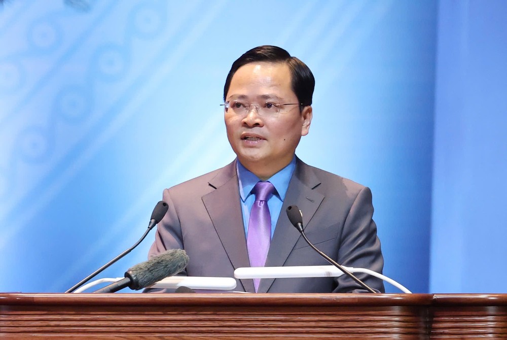  阮英俊同志蝉联第十四届越南劳动总联团主席。图：光福