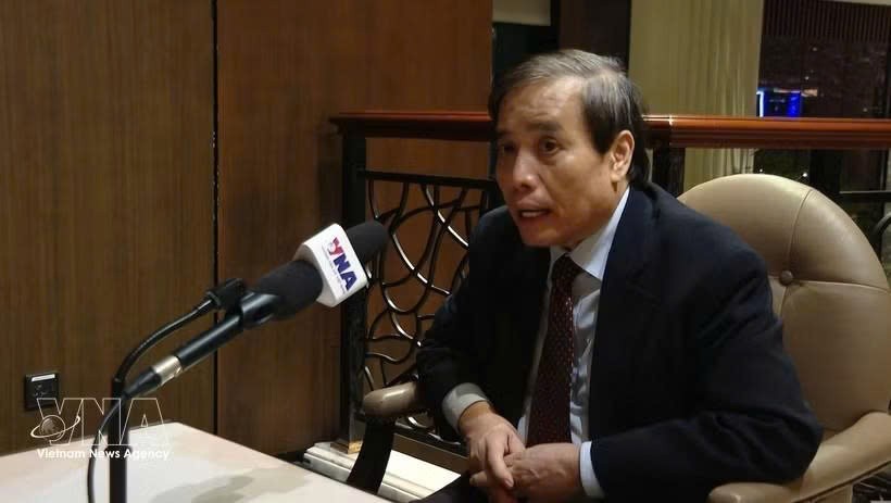 新加坡李光耀公共政策学院武明姜接受越通社记者的采访。