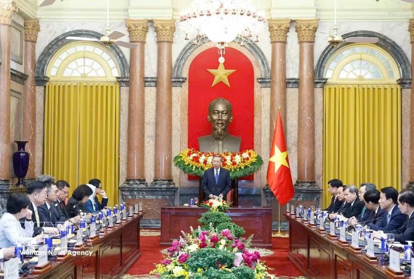 党中央总书记、国家主席苏林在主席府会见来越出席2026年东盟未来论坛的各国代表团团长、专家学者以及国际组织代表。