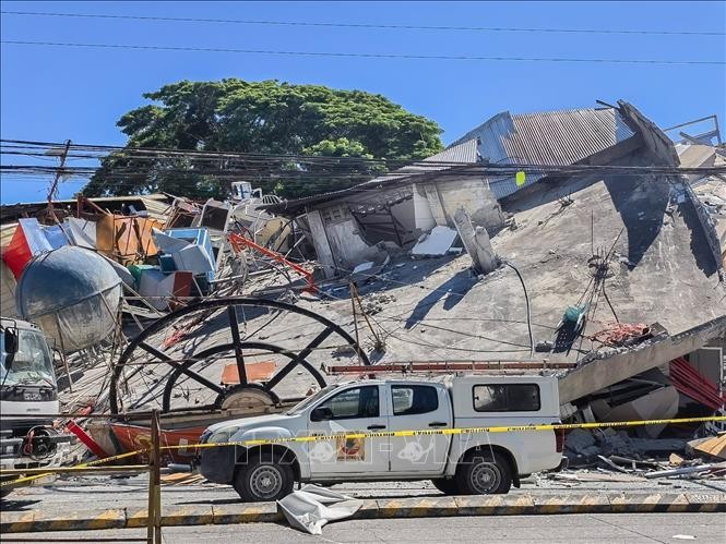 2026年6月8日菲律宾三宝颜发生地震后被损毁的建筑物。图：新华社/越通社