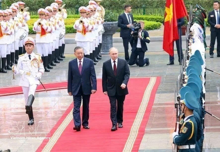z7941746014800_61f28cb0fbe5c0bce92e8fb34f4e6b83.jpg