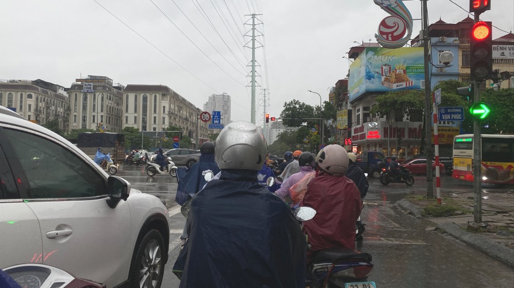 7月10日下午河内遭遇强降雨。图：福厚