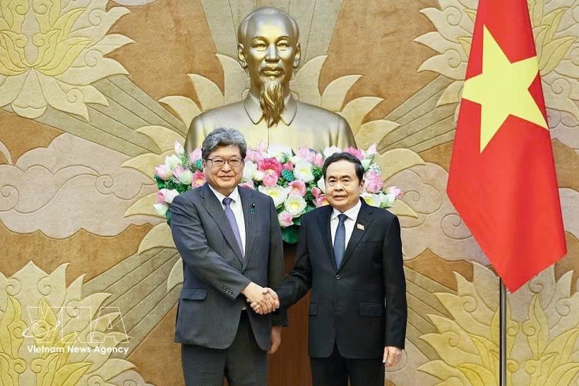 越南国会主席陈青敏会见日本自民党代理干事长萩生田光一。图自越通社