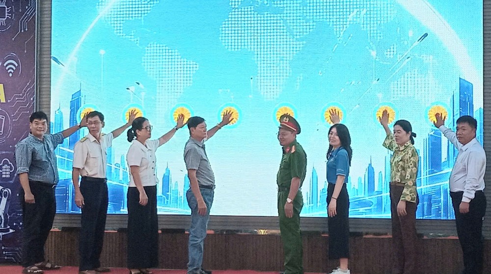 胡志明市三平坊2026年“数字公民盛会”活动开幕仪式。图：明海