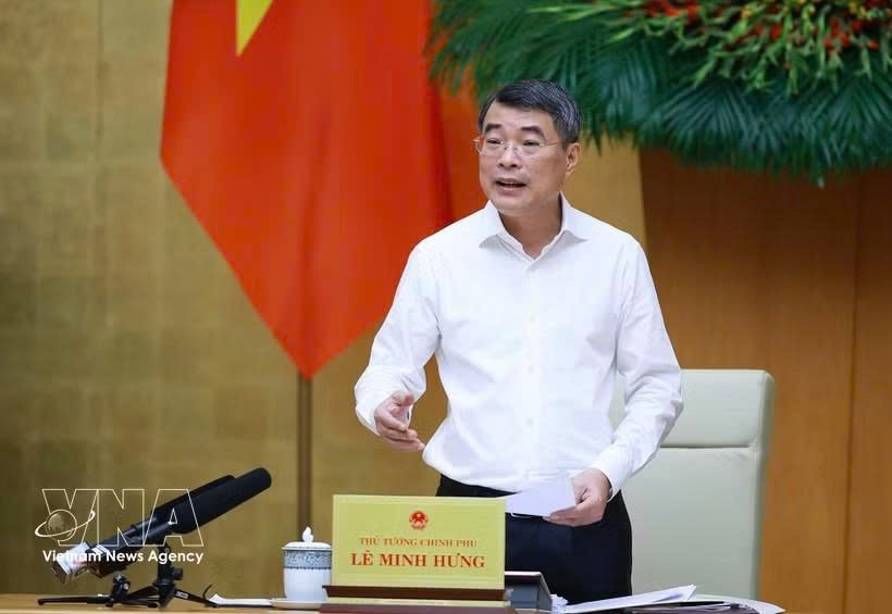 越南政府总理黎明兴主持召开2026年7月份政府例行会议。图自越通社