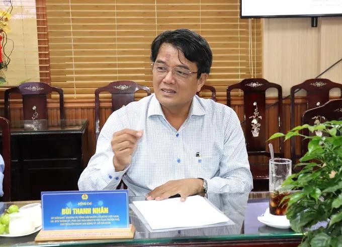 胡志明市劳动联团主席裴清仁在第26届“孙德胜奖”评审委员会会议上发表讲话。