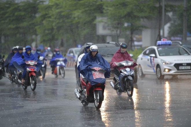 北部平原区域出现中到大雨，局地出现大暴雨。