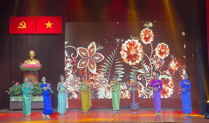Một -tiết- mục- văn -nghệ -do- các -nghệ -sĩ -Thái -Lan.jpg