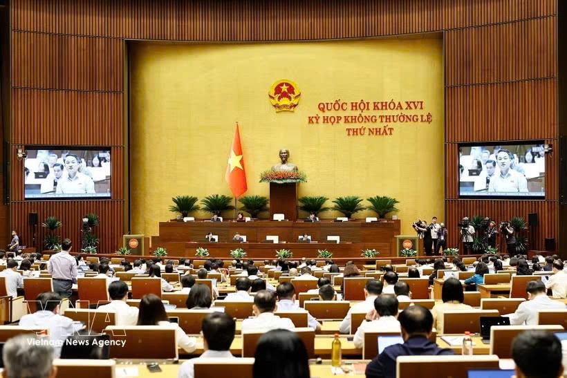 越南第十六届国会第一次非常规会议现场。图自越通社