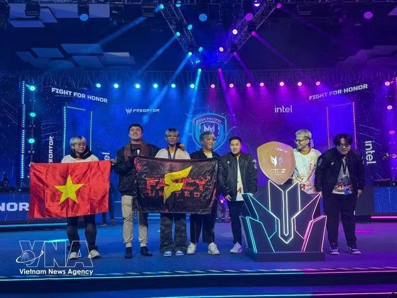 越南代表队——Fancy United Esports 战队亮相2026年掠夺者亚太电竞大赛。图自越通社