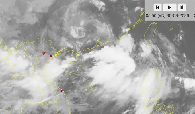 8月30日清晨，东海北部区域的卫星云图。图：截自气象水文局卫星云图监测屏幕