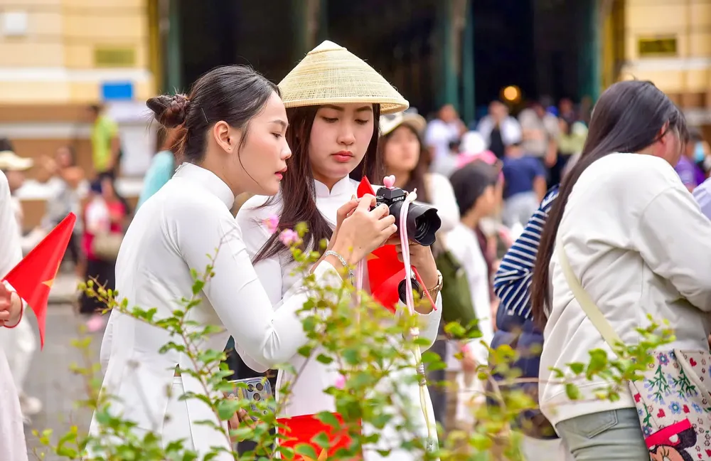 TPHCM -rợp- cờ- hoa - 9 .jpg