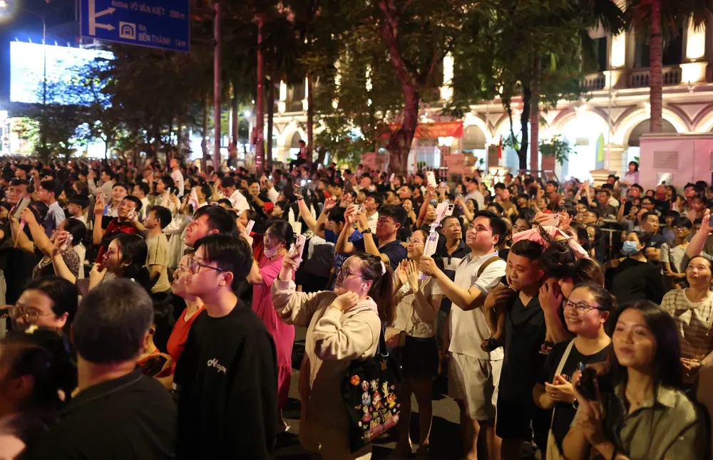 9-pháo-hoa.jpg