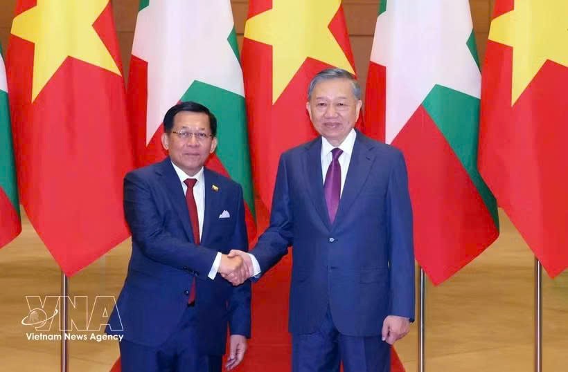 越南党中央总书记、国家主席苏林同缅甸总统敏昂莱举行会谈。 图自越通社