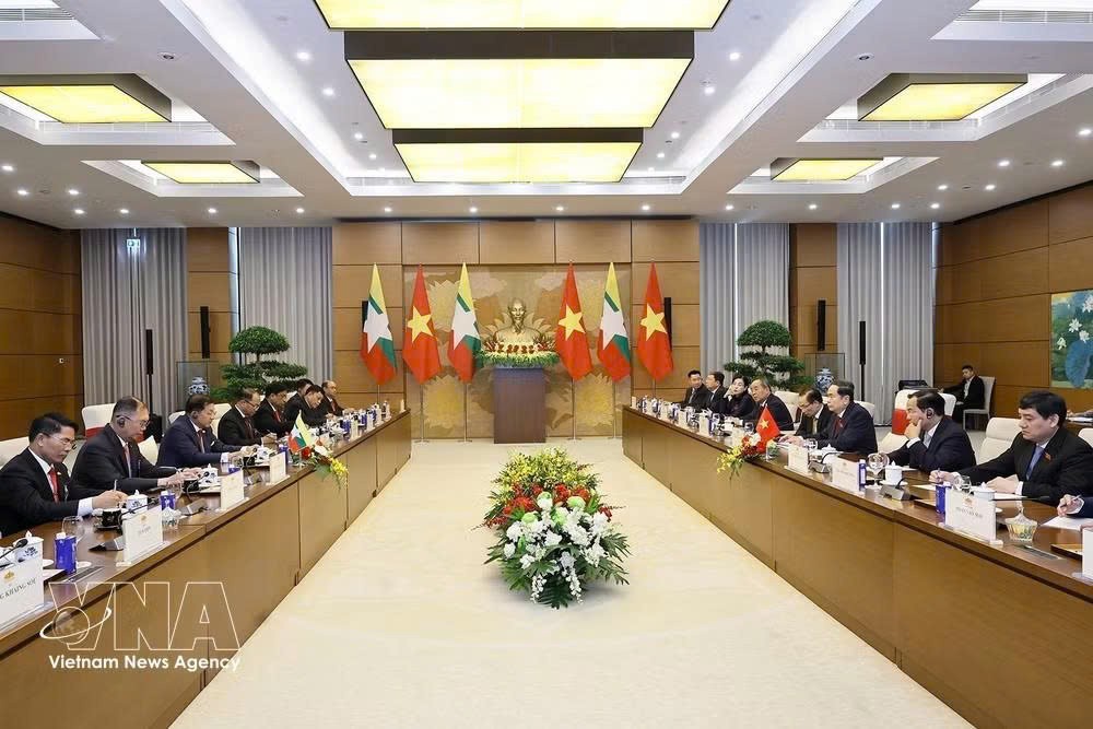 toan-canh-buoi-hoi-kien-photo-ttx.jpg