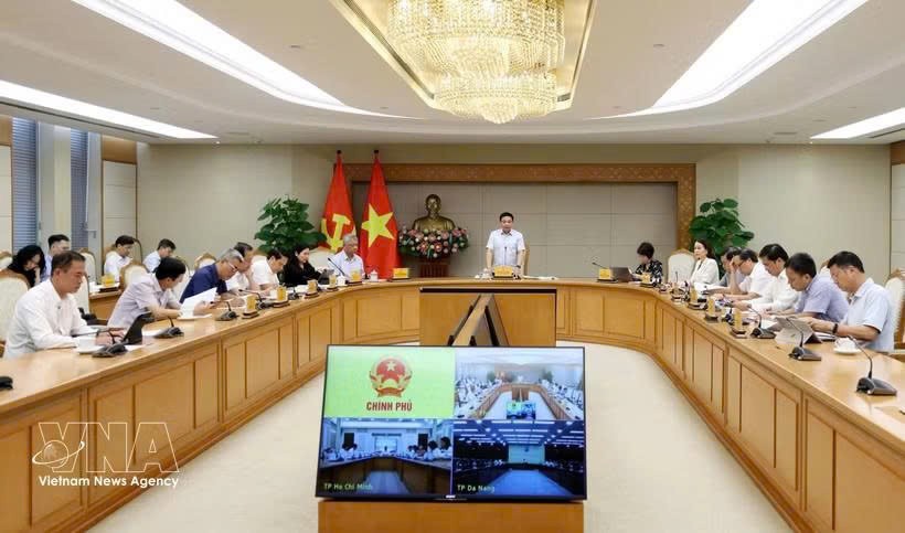 越南政府副总理阮文胜主持召开在越国际金融中心执行委员会第三次会议。投资越通社