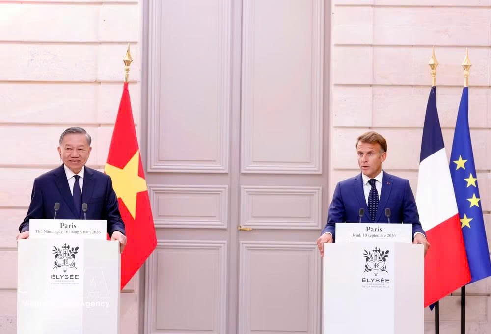 tong-bi-thu-chu-tich-nuoc-to-lam-va-tong-thong-phap-emmanuel-macron-gap-go-bao-chi.jpg